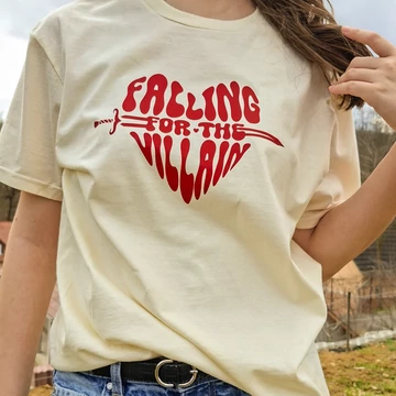 Falling for the Villain póló