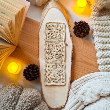 Horgolt könyvjelző