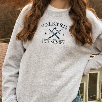 Valkyrie in Training pulcsi